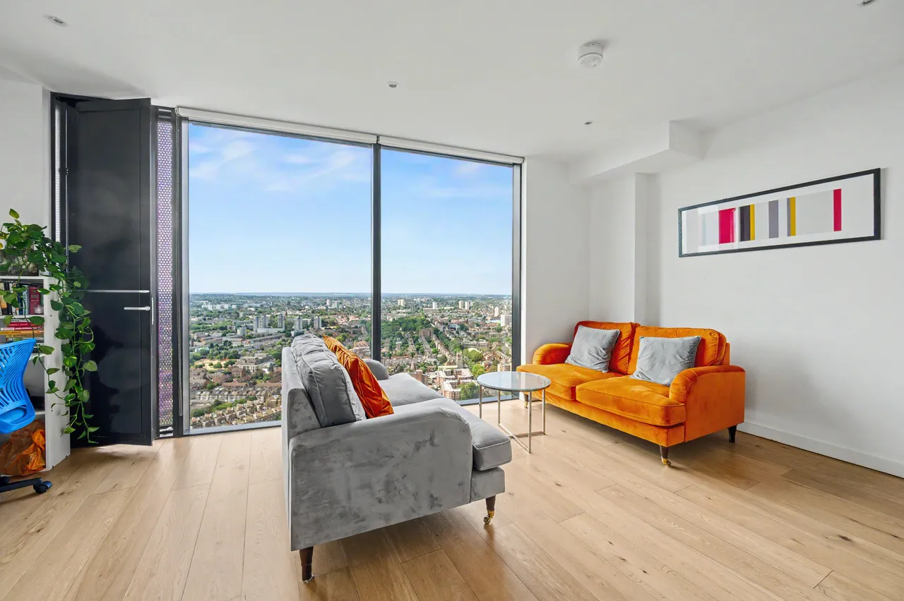 Apartment 4002, The Strata, 8 Walworth Road, London, photo 6