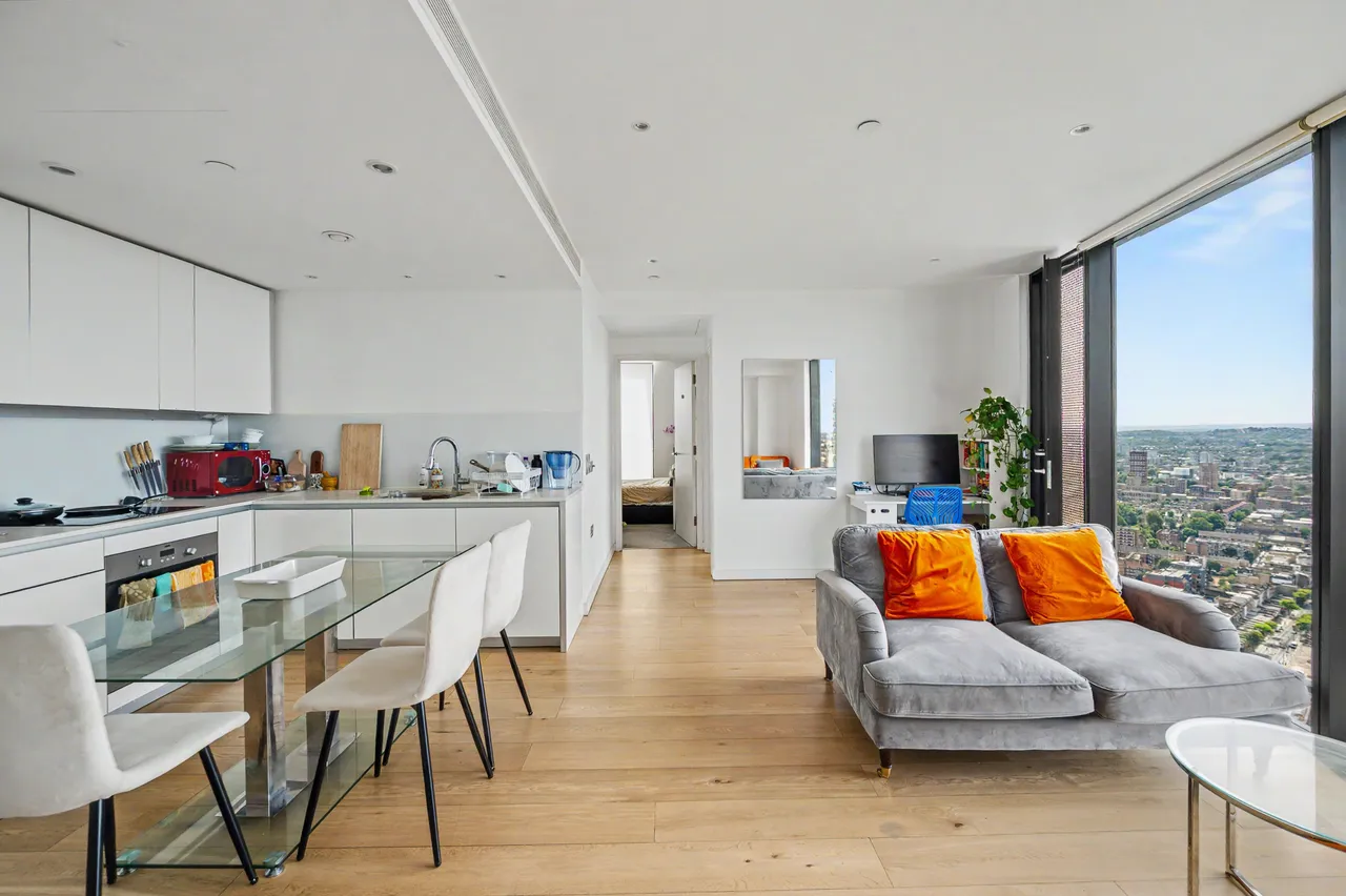Apartment 4002, The Strata, 8 Walworth Road, London, photo 4