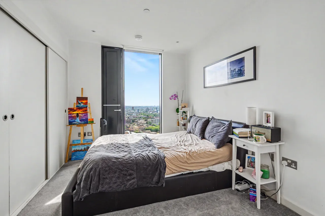 Apartment 4002, The Strata, 8 Walworth Road, London, photo 8