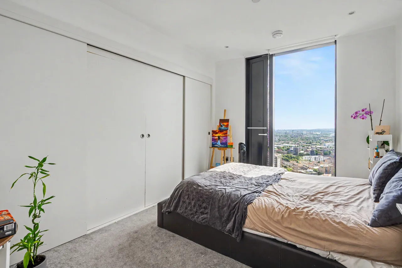 Apartment 4002, The Strata, 8 Walworth Road, London, photo 9