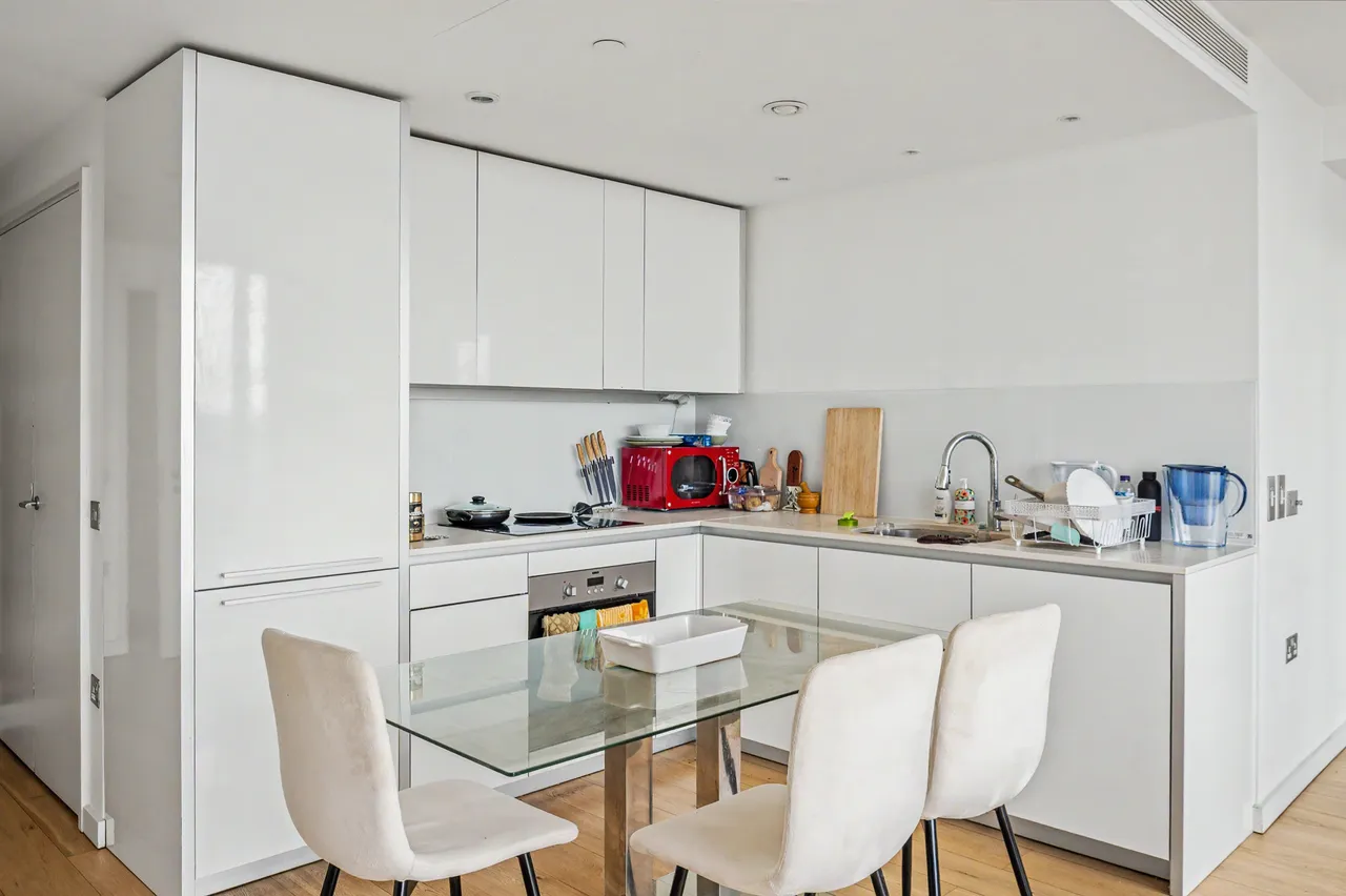 Apartment 4002, The Strata, 8 Walworth Road, London, photo 5