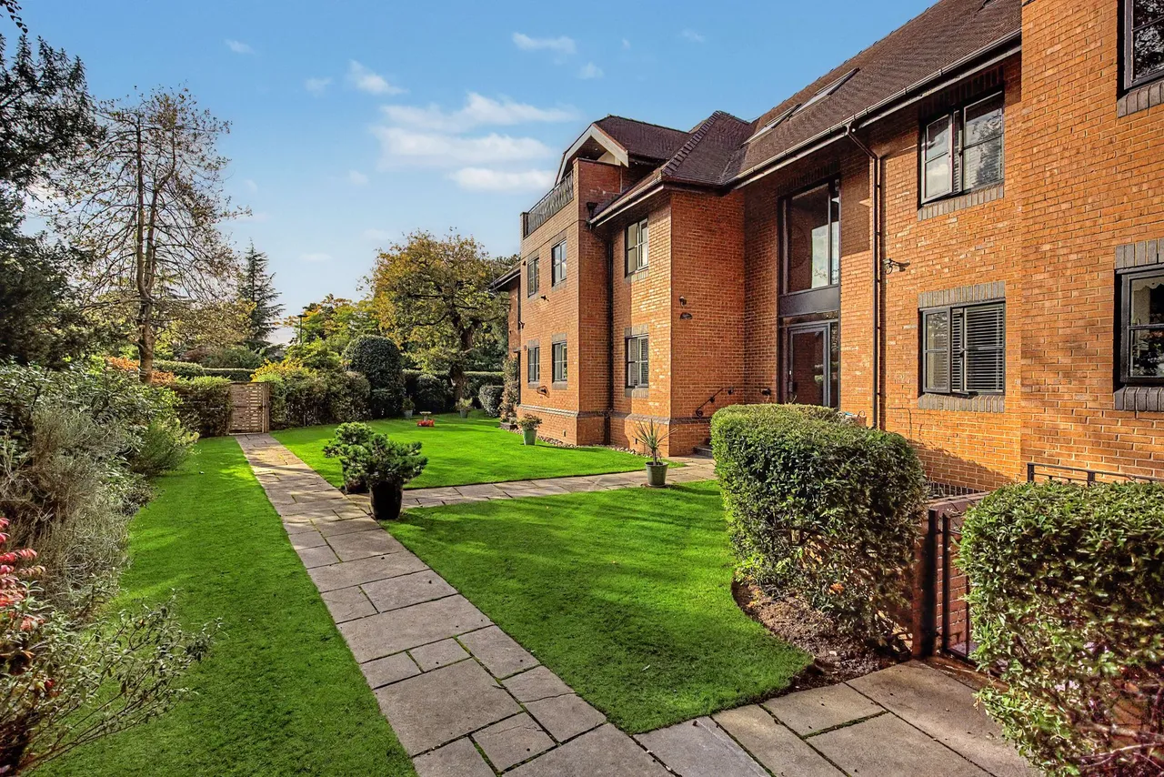 Woodcote, Altrincham, photo 18