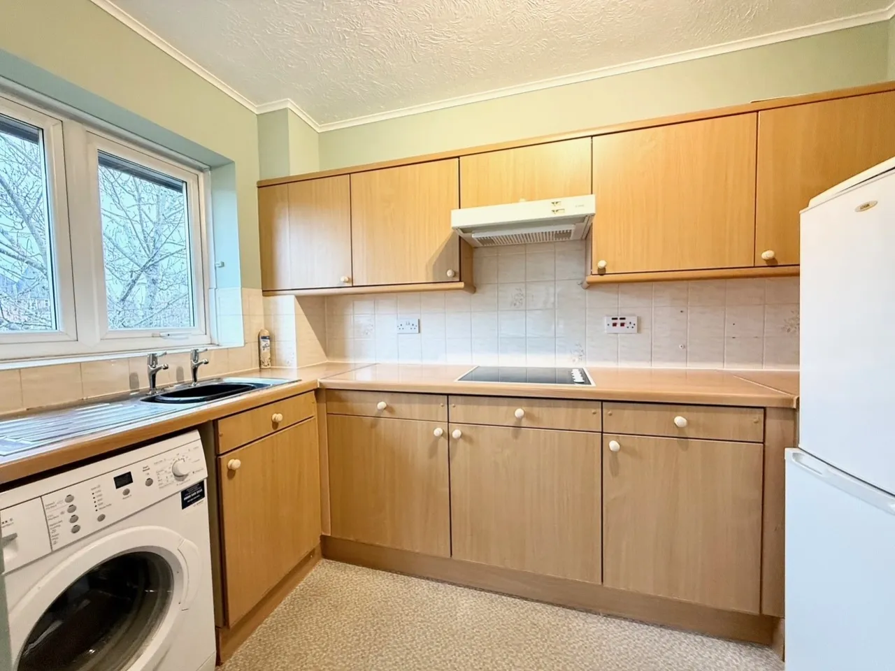 Orchid Court Albany Place, Surrey Egham, TW20, photo 3