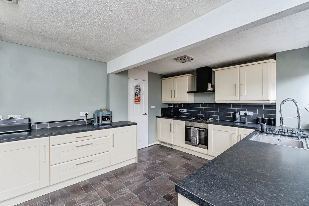 Hallfield Drive, Elton, CH2, photo 3
