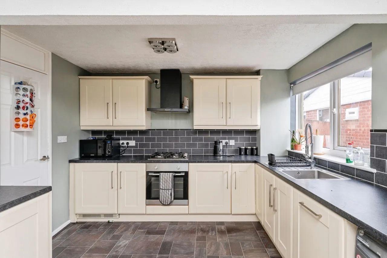 Hallfield Drive, Elton, CH2, photo 11