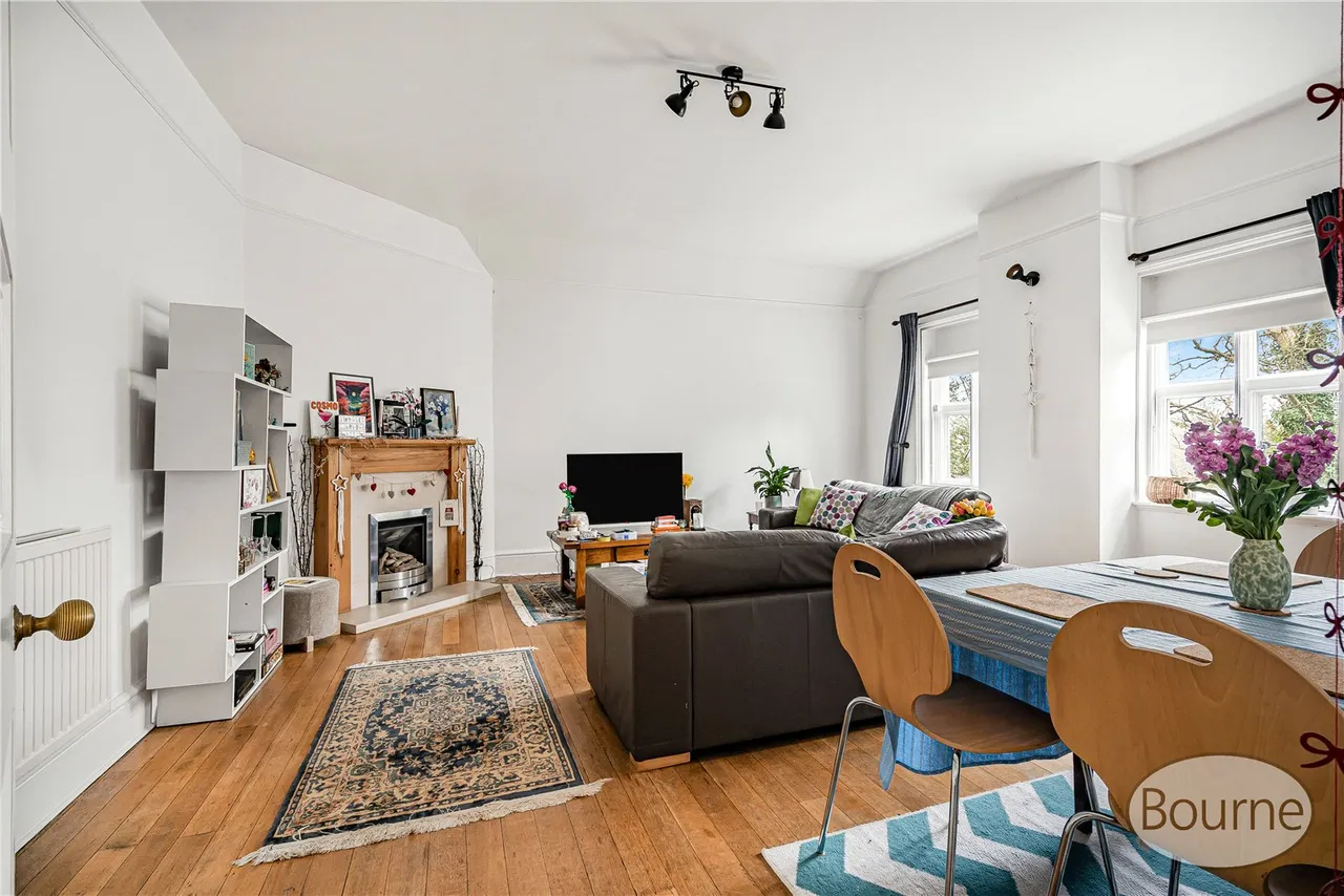Sandy Lane, Woking, GU22, photo 2