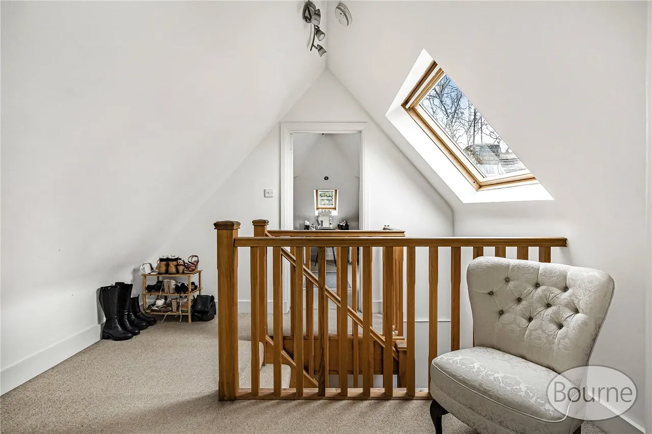Sandy Lane, Woking, GU22, photo 10