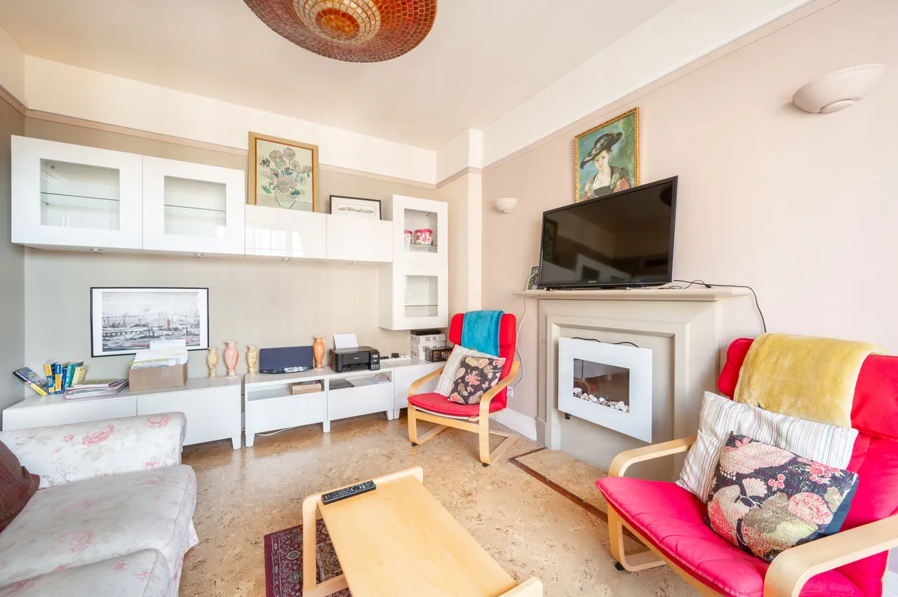 97 Queens Court, 15 Queensway, London, photo 8
