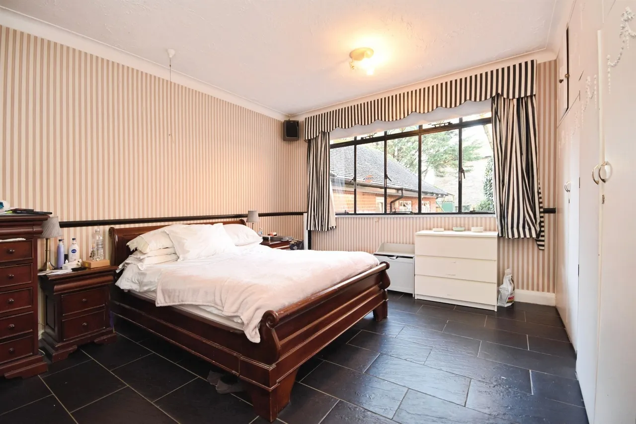 Heath Drive, Romford, RM2, photo 13