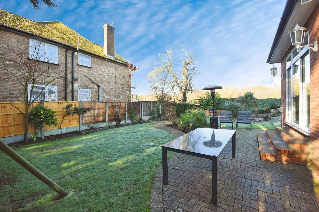 Heath Drive, Romford, RM2, photo 16