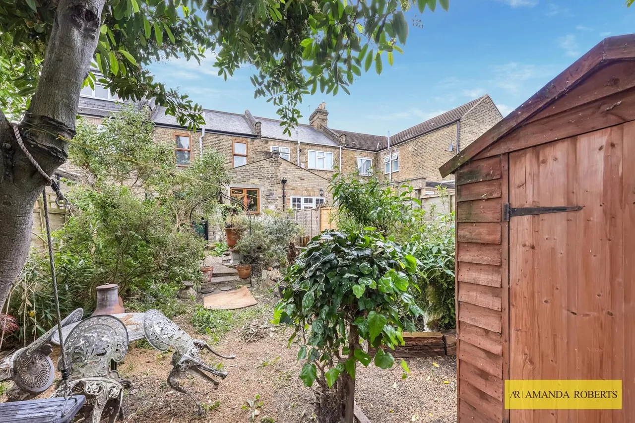 Leighton Road, Enfield, photo 22