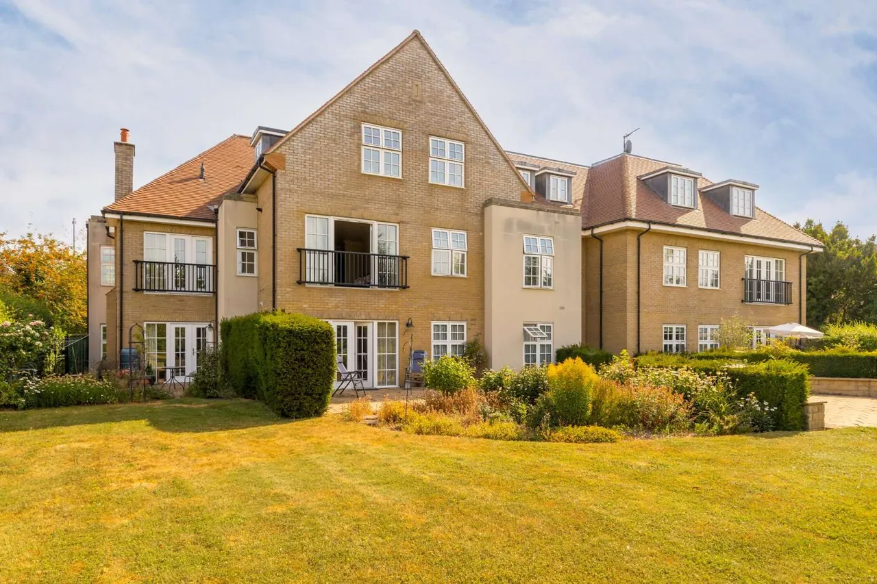 2 bed flat for sale — Huntingdon Road, Cambridge, Cambridgeshire, CB3 0DL