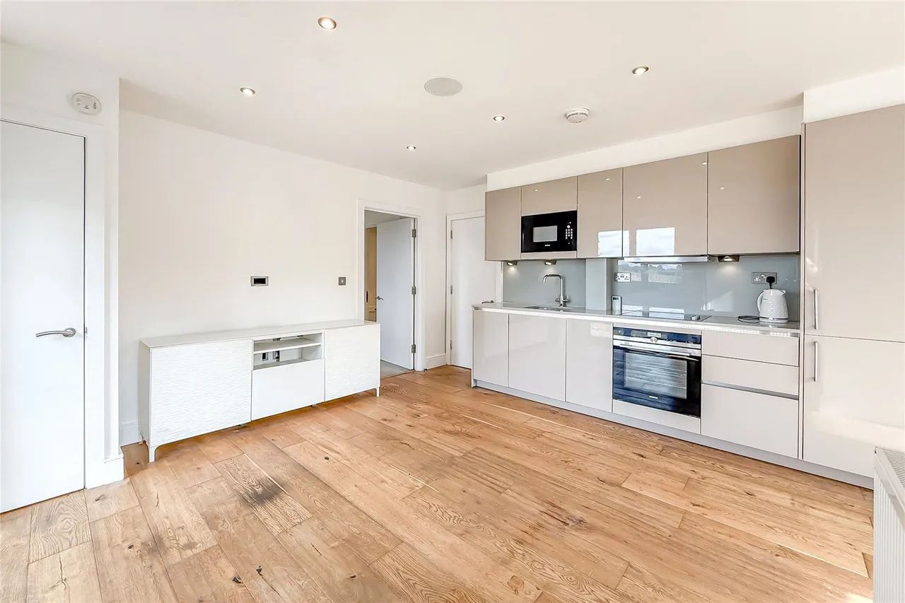 Luton Road, Harpenden, Hertfordshire, AL5 3DU, photo 5