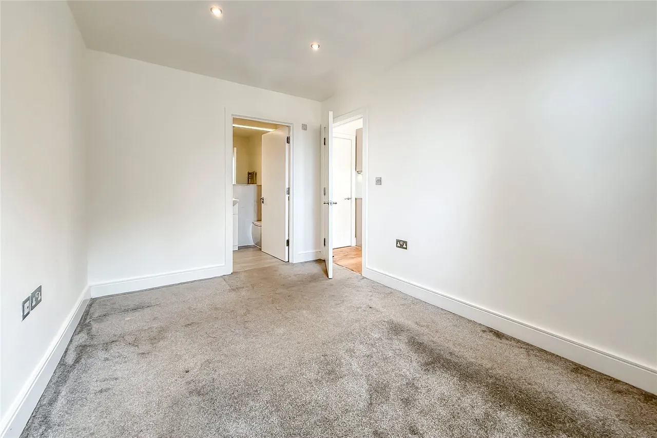 Luton Road, Harpenden, Hertfordshire, AL5 3DU, photo 7