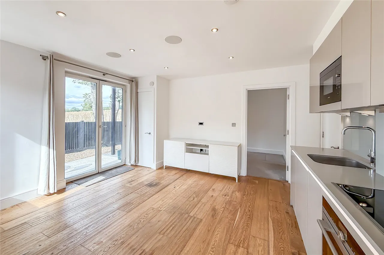 Luton Road, Harpenden, Hertfordshire, AL5 3DU, photo 3