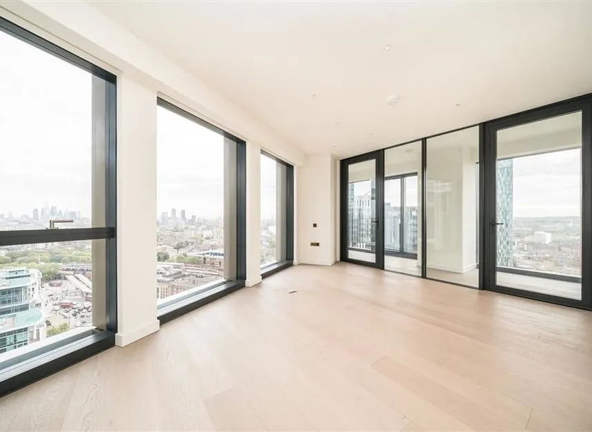 Nine Elms Lane, Nine Elms, SW8, photo 3