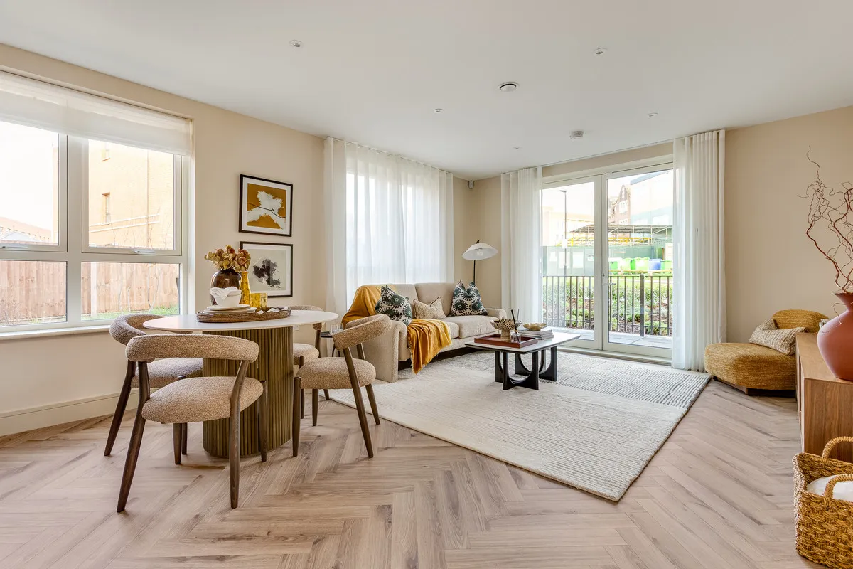 3 bed property for sale, Springfield Drive, London, SW17
