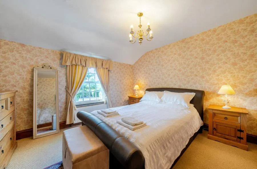 Heath Road, Upton, CH2, photo 12