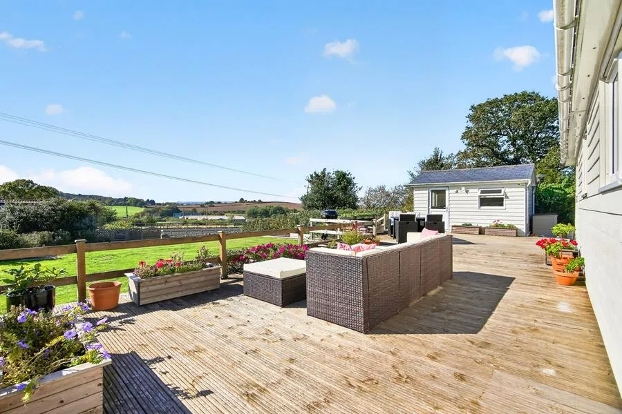 St. Johns Road, Wroxall, PO38, photo 7