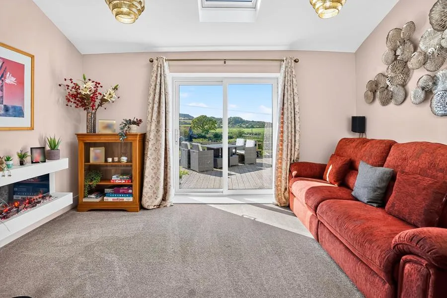 St. Johns Road, Wroxall, PO38, photo 10