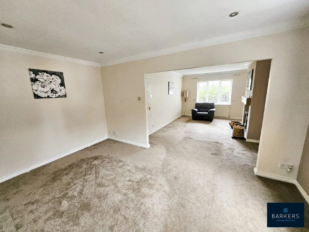 Heath Grove Soothill, Batley WF17 6RE, photo 3