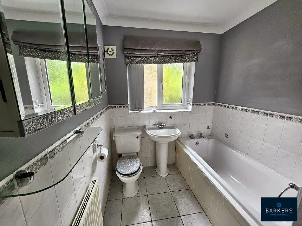 Heath Grove Soothill, Batley WF17 6RE, photo 17