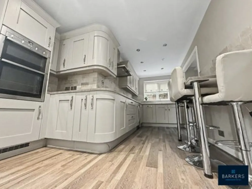 Heath Grove Soothill, Batley WF17 6RE, photo 9