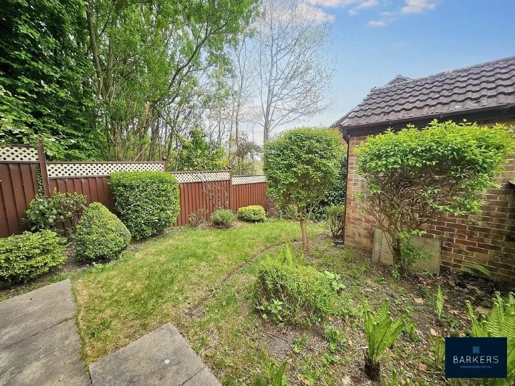 Heath Grove Soothill, Batley WF17 6RE, photo 4