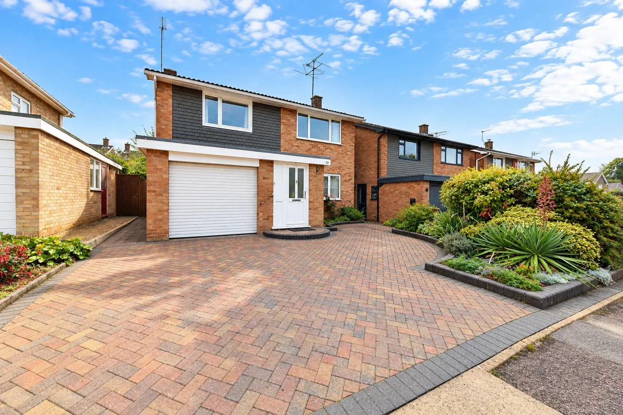 3 bed house for sale, Marlborough Road, Stevenage, SG2