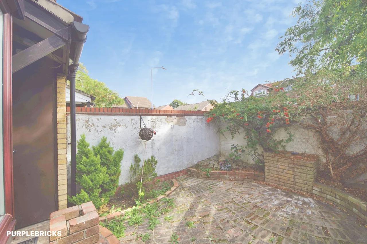 Fiennes Close, Dagenham, RM8, photo 18