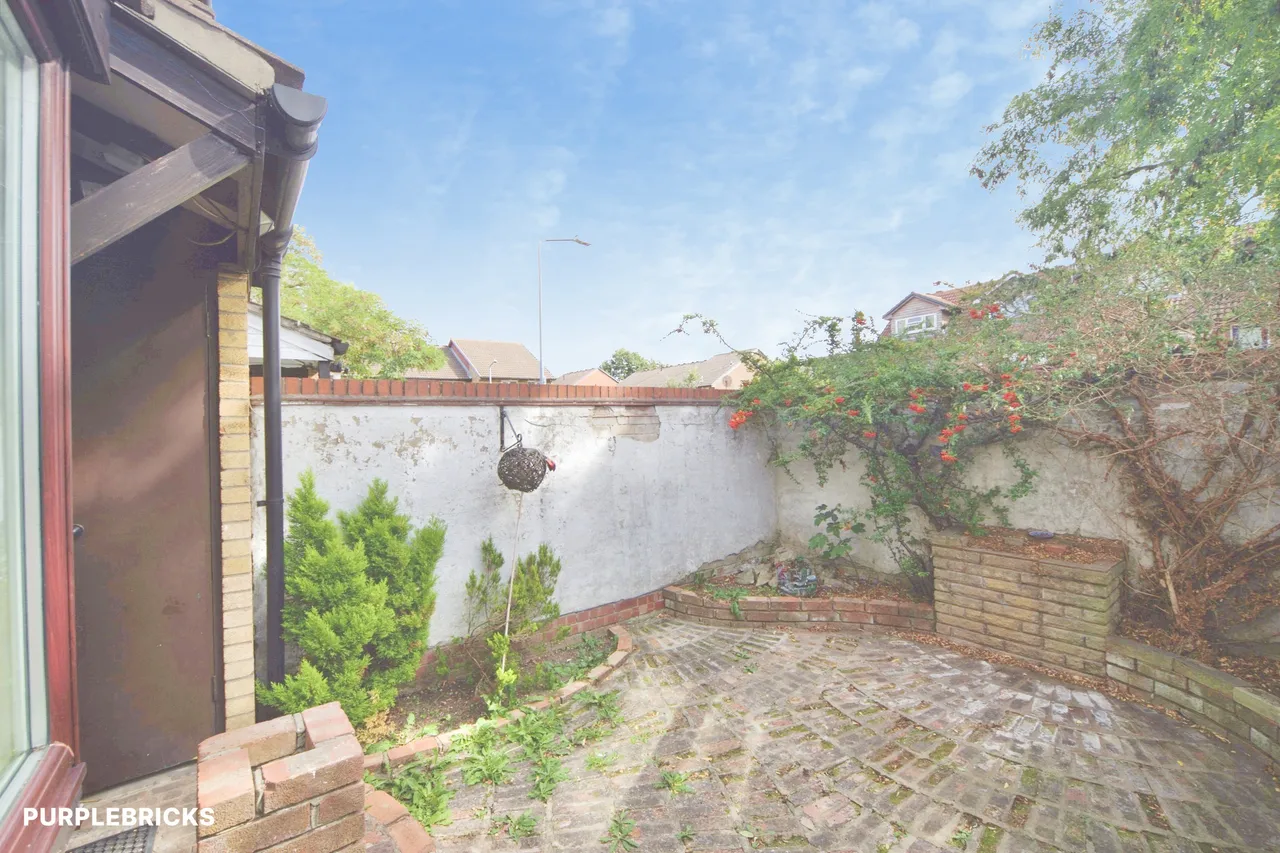 Fiennes Close, Dagenham, RM8, photo 4