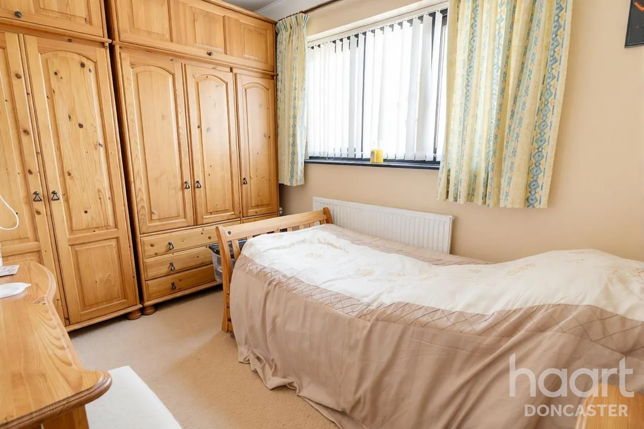 Broadwater Drive, Dunscroft, DN7, photo 12