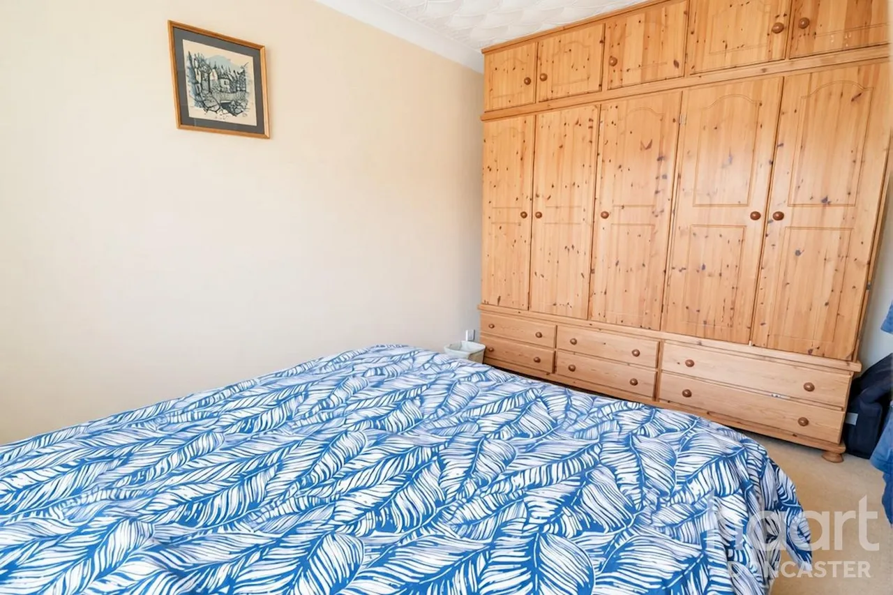 Broadwater Drive, Dunscroft, DN7, photo 11