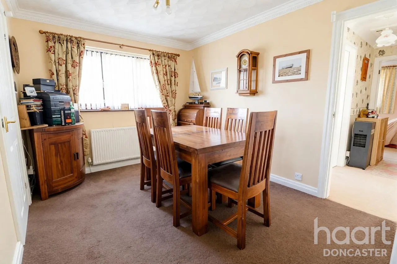 Broadwater Drive, Dunscroft, DN7, photo 6