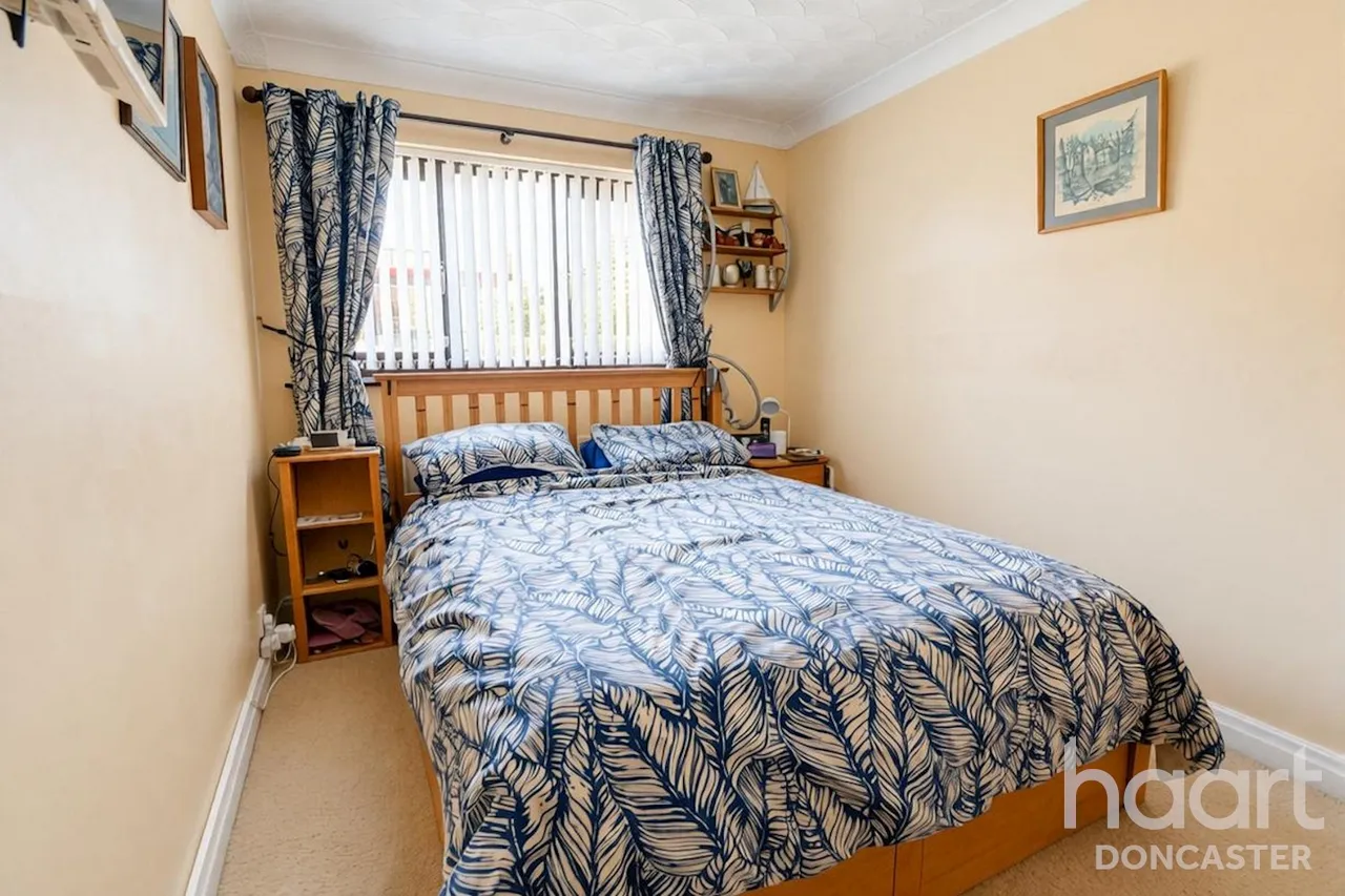 Broadwater Drive, Dunscroft, DN7, photo 9