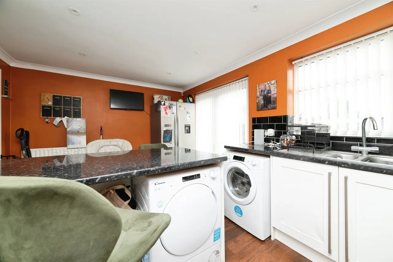 Bernadette Avenue, Hull, HU4, photo 9