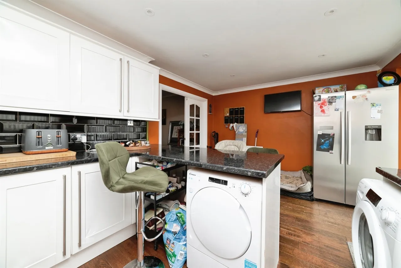 Bernadette Avenue, Hull, HU4, photo 8