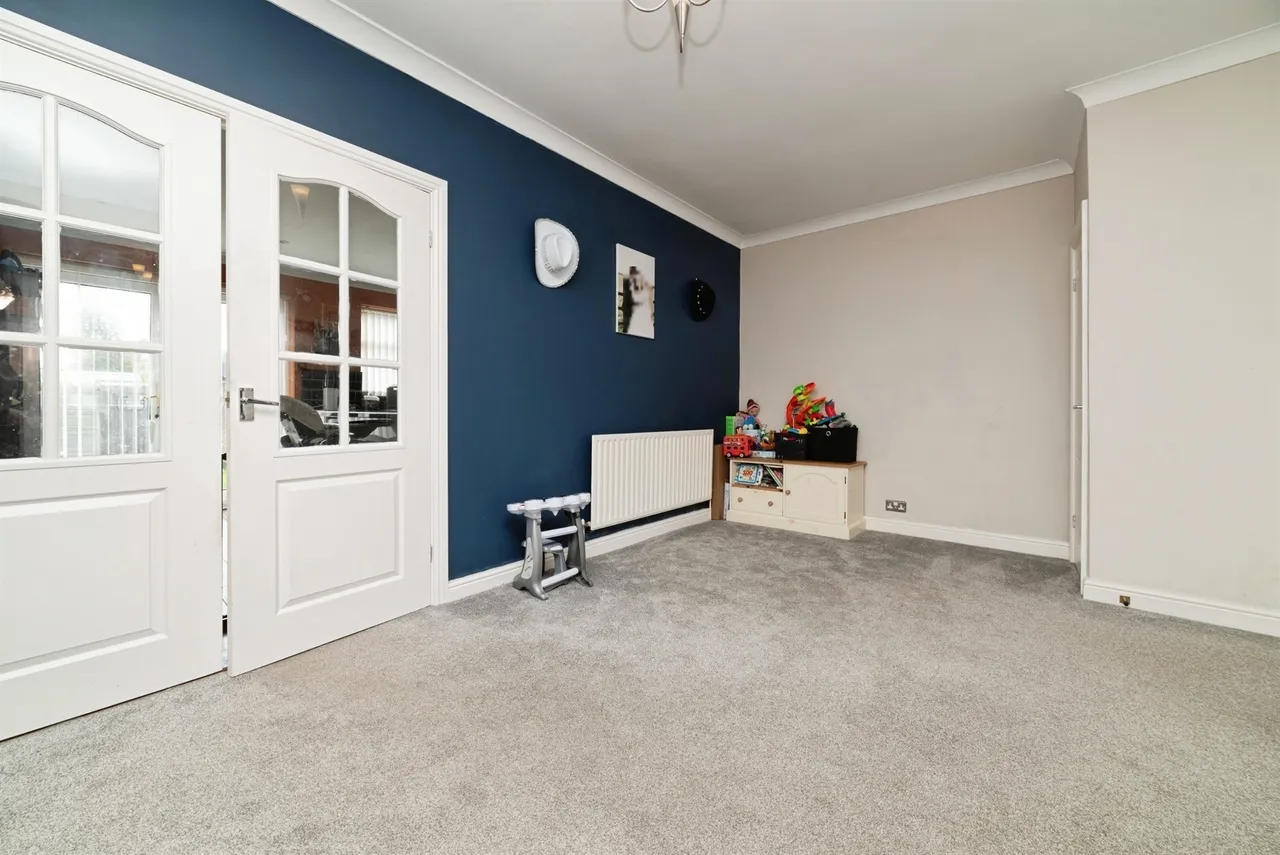 Bernadette Avenue, Hull, HU4, photo 2