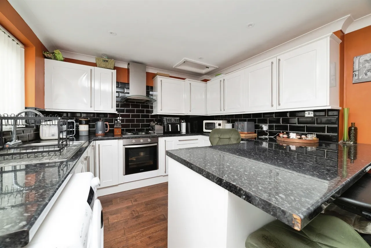 Bernadette Avenue, Hull, HU4, photo 7