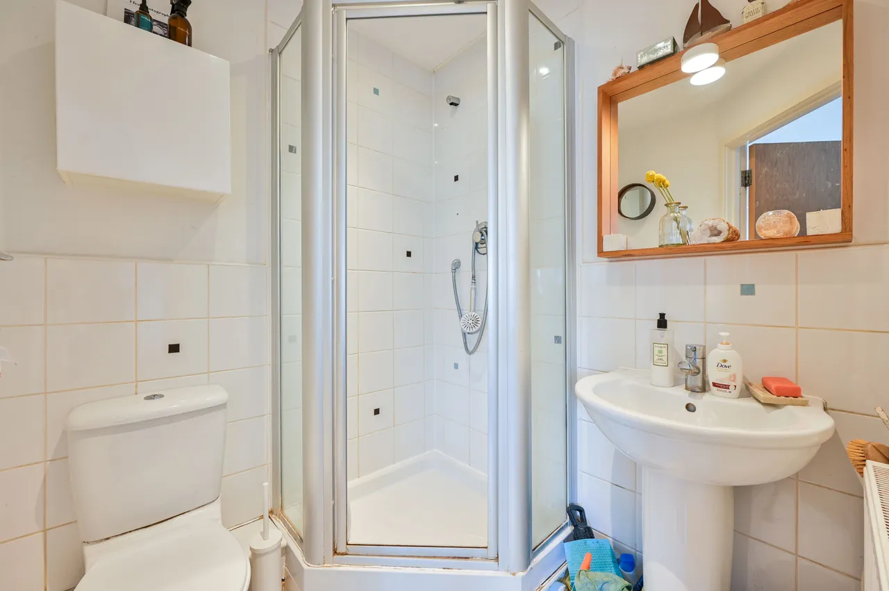 12 Burcher Gale Grove, London, photo 11
