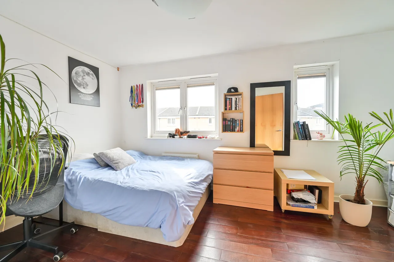 12 Burcher Gale Grove, London, photo 12