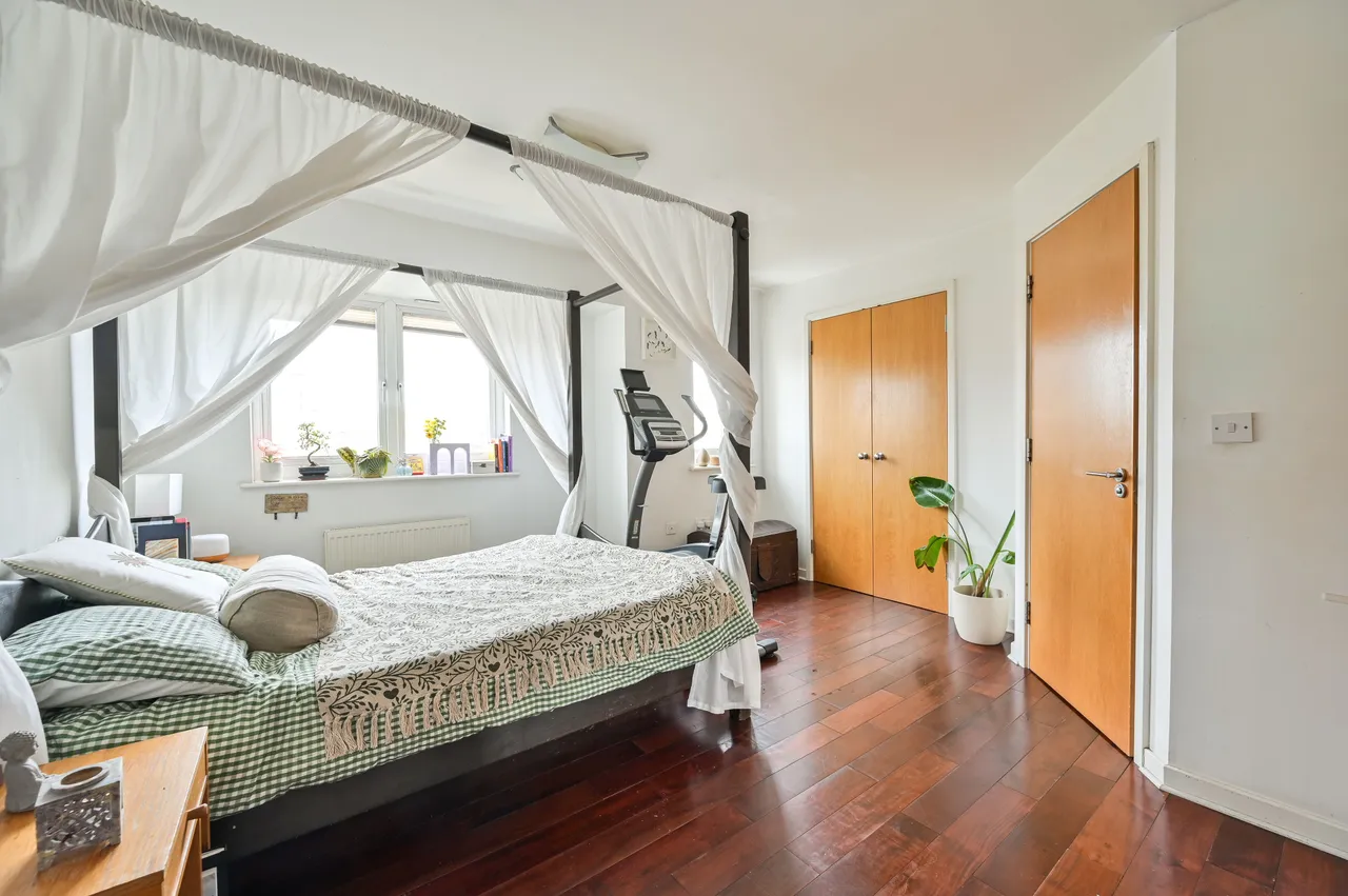 12 Burcher Gale Grove, London, photo 10