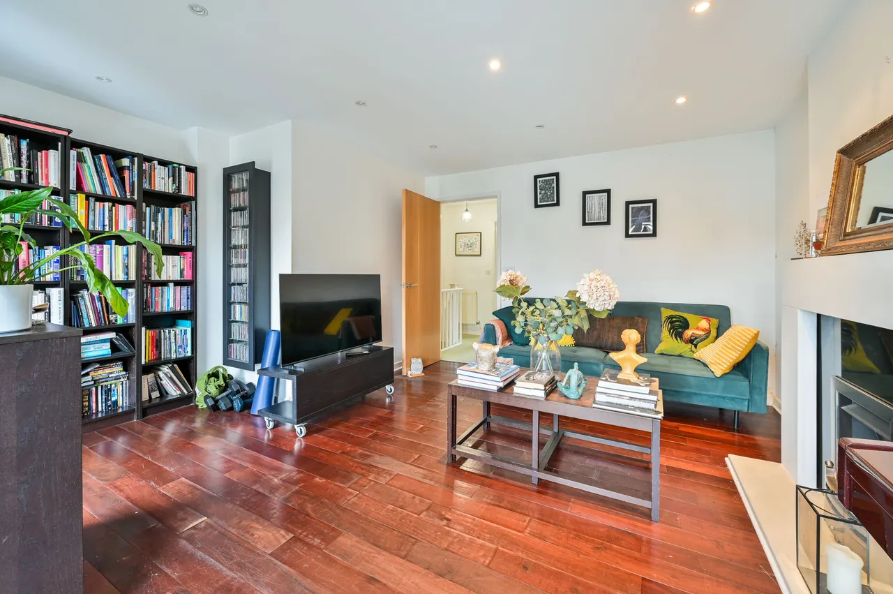 12 Burcher Gale Grove, London, photo 6