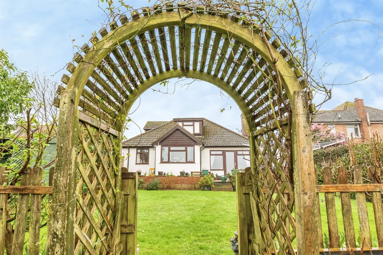 Church Lane, Westfield, TN35, photo 17
