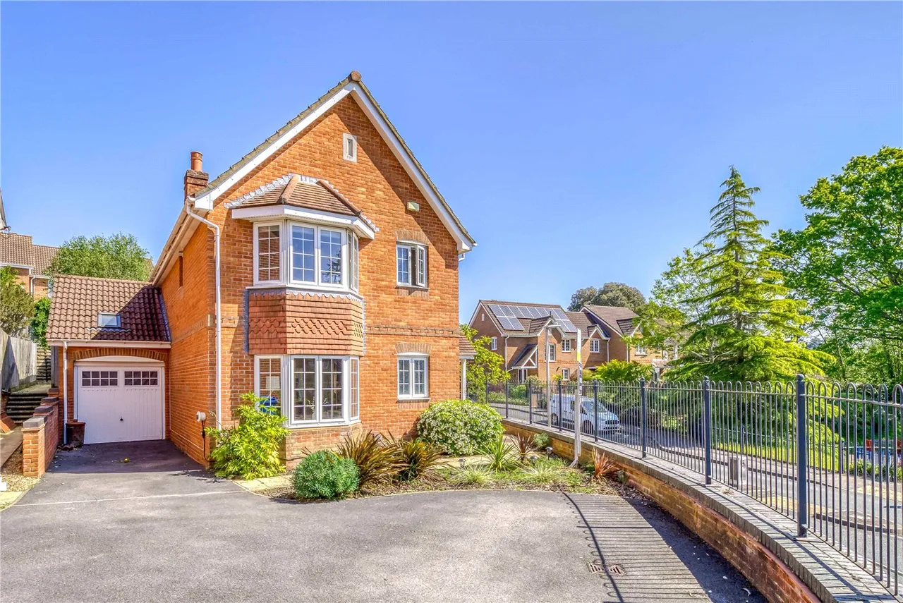 3 bed house for sale, Winston Avenue, Branksome, BH12