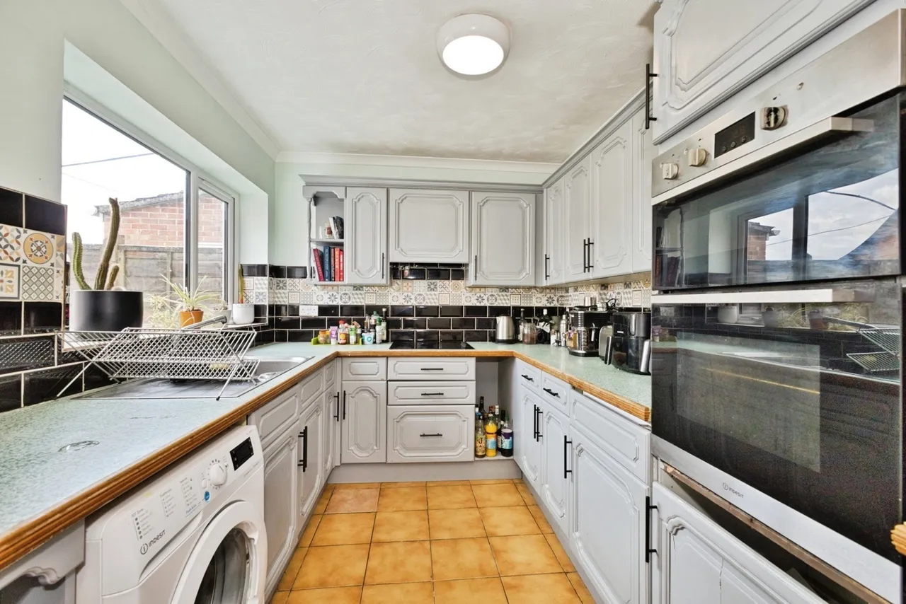 Tellis Cross, Yeovil, BA22, photo 13