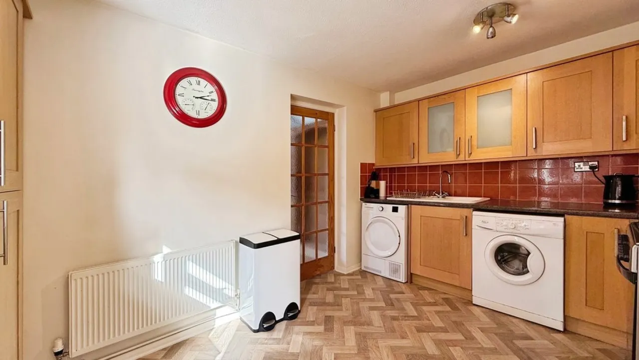 Phipps Close, Westbury, BA13, photo 6