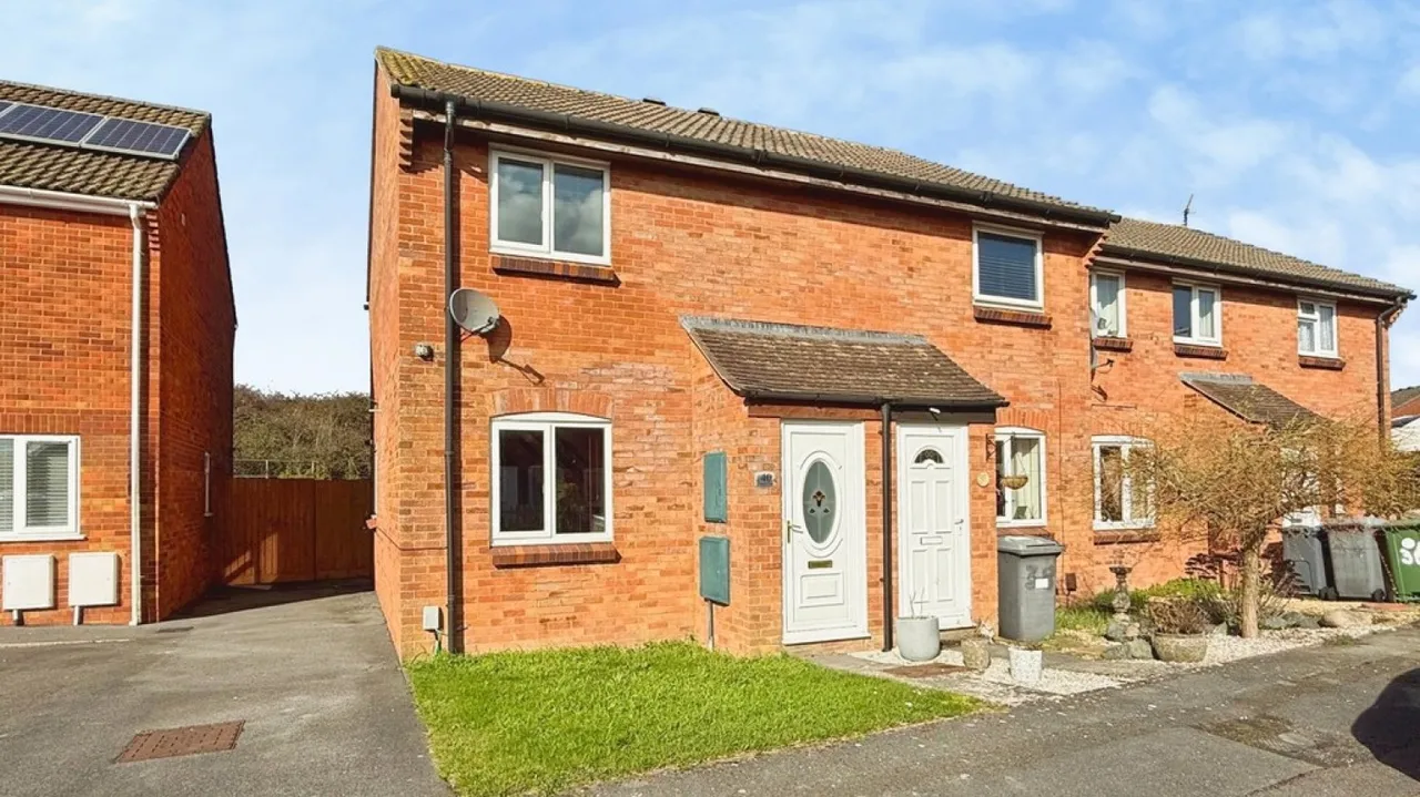 2 bed house for sale, Phipps Close, Westbury, BA13