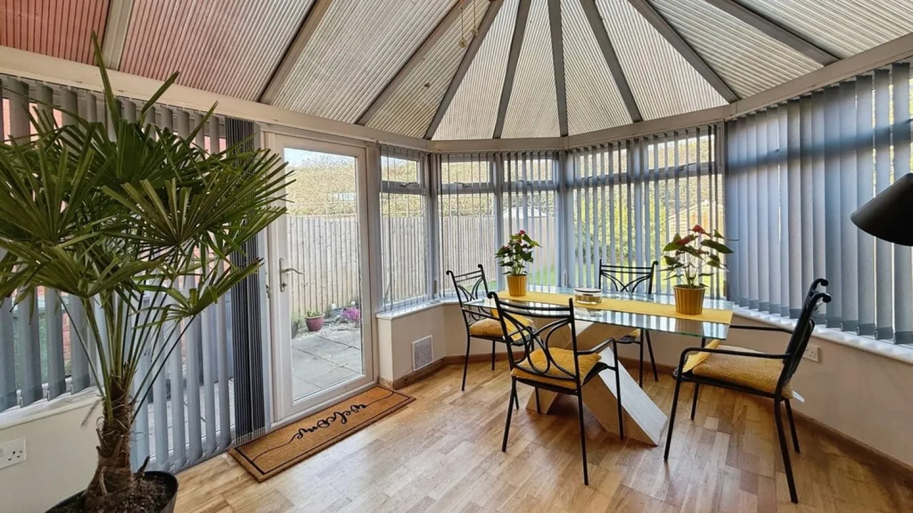 Phipps Close, Westbury, BA13, photo 8
