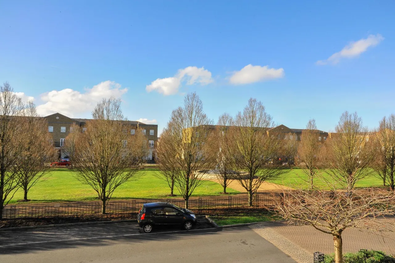 Chadwick Place, Surbiton, photo 2